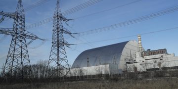 Ucrania dice que incendio en central nuclear está «dentro de las normas»