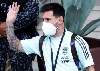 Lionel Messi llega a Argentina para sumarse a la selección nacional