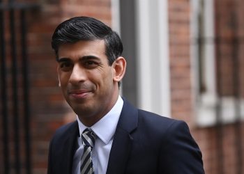 El Gobierno británico baja la gasolina y actúa fiscalmente ante el impacto de la guerra