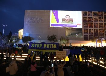 Zelenski evoca el Holocausto y pide a Israel frenar la «solución final» rusa
