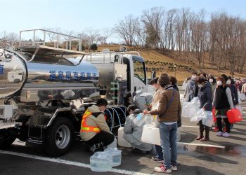 El terremoto que golpeó anoche Fukushima deja 4 muertos, 200 heridos y daños materiales