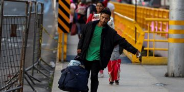 La UE ratifica su apoyo a Ecuador para regularizar a inmigrantes de Venezuela