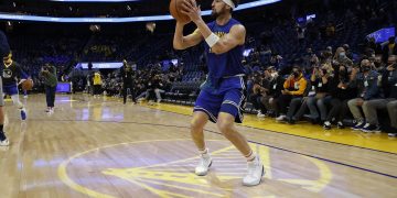 Klay Thompson tumba a los Bucks y Miami no puede sin Butler