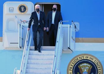 Biden visita a los soldados estadounidenses en la frontera con Ucrania