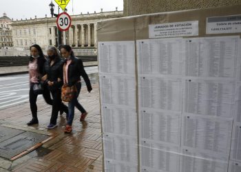 Los colegios electorales de Colombia abren para elegir al nuevo Congreso