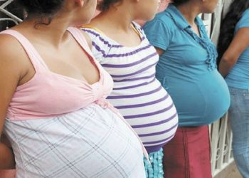 El 20 % de embarazos en Venezuela corresponde a adolescentes con déficit nutricional