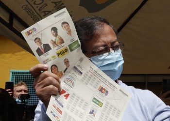 Petro arrasa en Colombia y será el candidato presidencial del Pacto Histórico