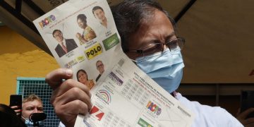 Petro arrasa en Colombia y será el candidato presidencial del Pacto Histórico