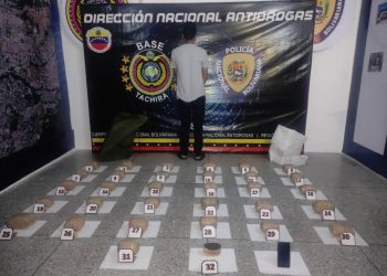 Detenido hombre con 32 envoltorios de marihuana en Capacho Nuevo
