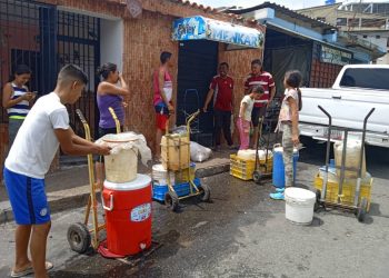 Continúa el «calvario» en Valera por crisis de agua