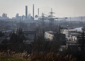 Rusia anuncia un alto el fuego para evacuar a los civiles de la acería de Mariúpol