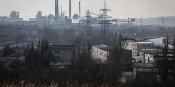 Rusia anuncia un alto el fuego para evacuar a los civiles de la acería de Mariúpol