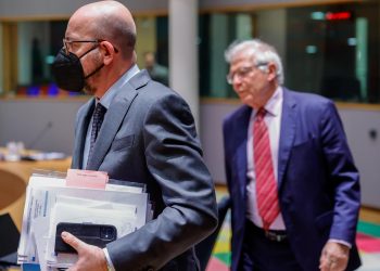 La UE prepara con «urgencia» más sanciones por «atrocidades» rusas en Ucrania