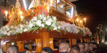 Noche de oración en Betijoque: Bendición del fuego sagrado de la resurrección y del agua