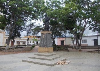 Se fracturó la última pieza de mármol que le quedaba al Bolívar de la plaza de Betijoque