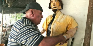 Armenio Araujo, 45 años quemando a Judas al calor de la tradición