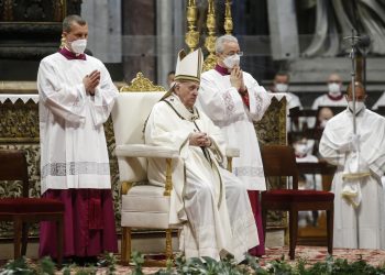 El papa advierte en la misa Crismal a los curas de la mundanidad
