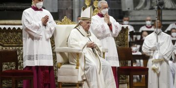 El papa advierte en la misa Crismal a los curas de la mundanidad