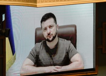 Zelenski acusa a Rusia de «exterminar» a civiles tras el ataque a una estación de tren