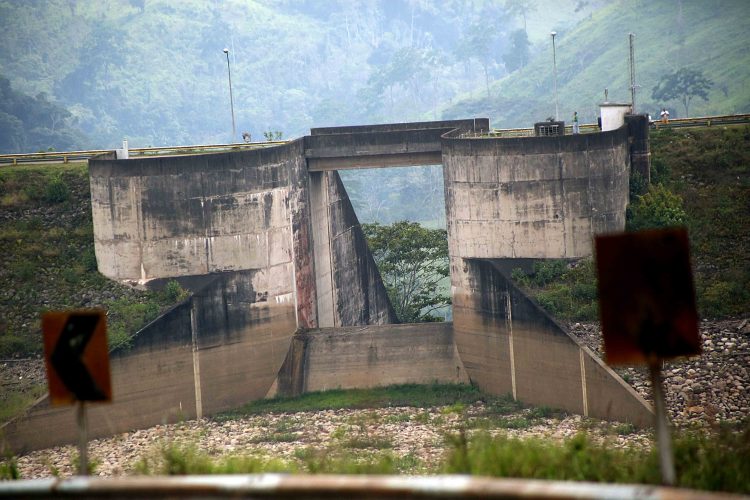 Complejo hidroeléctrico Uribante – Caparo se desangra  por sequía, tala, quema y falta de mantenimiento