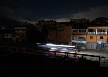 Activistas venezolanos hacen «viacrucis» por crisis de los servicios públicos
