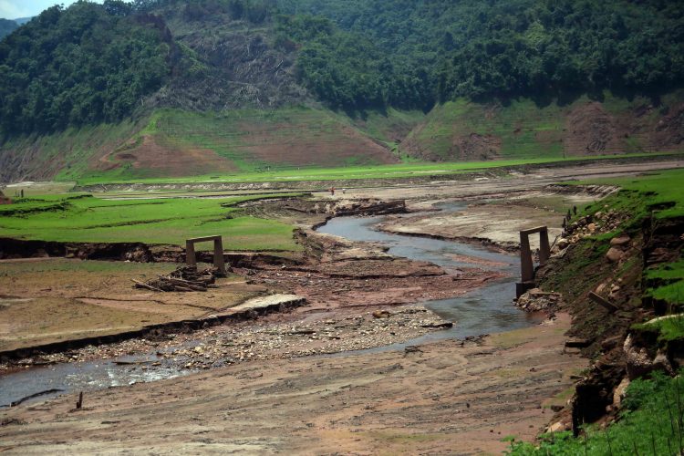 Complejo hidroeléctrico Uribante – Caparo se desangra  por sequía, tala, quema y falta de mantenimiento