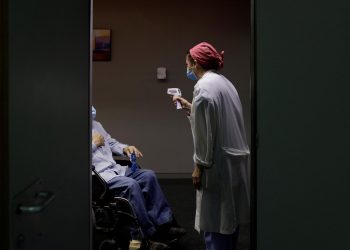 La ciencia descubre por qué la covid persistente causa dolor duradero