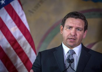 Florida emite una ordenanza contra los tratamientos de afirmación de género a menores