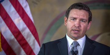 Florida emite una ordenanza contra los tratamientos de afirmación de género a menores