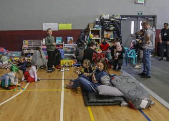 Los refugiados ucranianos podrían llegar a 8,3 millones en 2022, según ACNUR