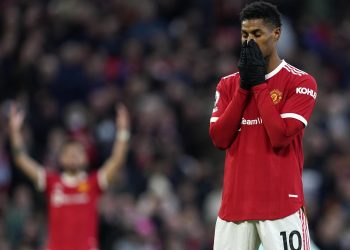 El Manchester United pierde de vista la Liga de Campeones