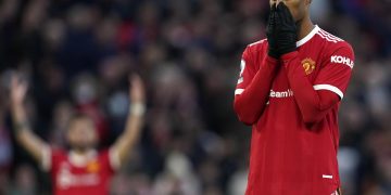 El Manchester United pierde de vista la Liga de Campeones