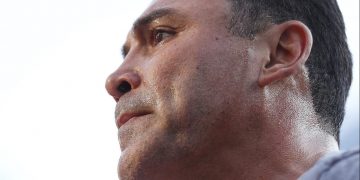 Óscar de la Hoya, demandado por agresión sexual