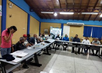 Sociedad civil estudia propuestas para solventar el problema del suministro del agua potable