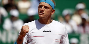 Tsitsipas se aferra a la corona que defenderá ante Davidovich