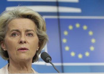 La UE aprueba sanciones a Rusia con embargo al carbón y veto a exportar armas