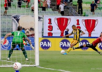 Aurinegros buscan otro aire en Bolivia
