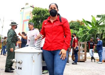 Alcaldesa Angie Quintana recibió dos transformadores para comunidades valeranas