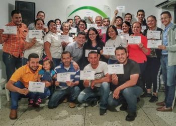 Certifican a estudiantes Cristianos de Valera
