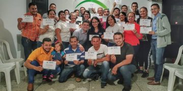 Certifican a estudiantes Cristianos de Valera