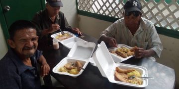 Fundación «Boconó mío» compartió con los abuelos de La Casa de la Misericordia