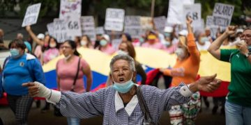 Jubilados y pensionados protestarán el 26 de abril y el 1 de mayo por pensiones dignas