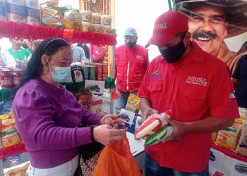 Distribuidas cinco toneladas de alimentos en la parroquia San José de Delicias en Táchira