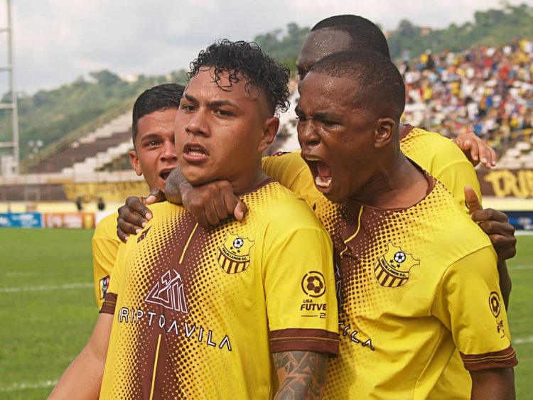 El ataque colombiano esta vez espera tener puntería en el "Rafael Calles Pinto" (Gráficas: Cortesía Prensa Trujillanos FC) 