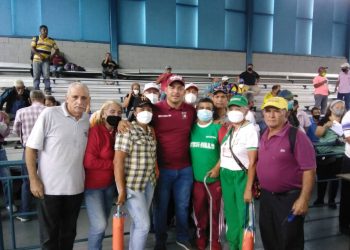Gobierno regional entregó bono a las Glorias Deportivas