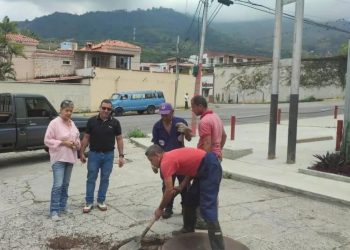 Continúa presencia de gas H2S en El Murachí en Valera a pesar de las labores de limpieza de las bocas de visita