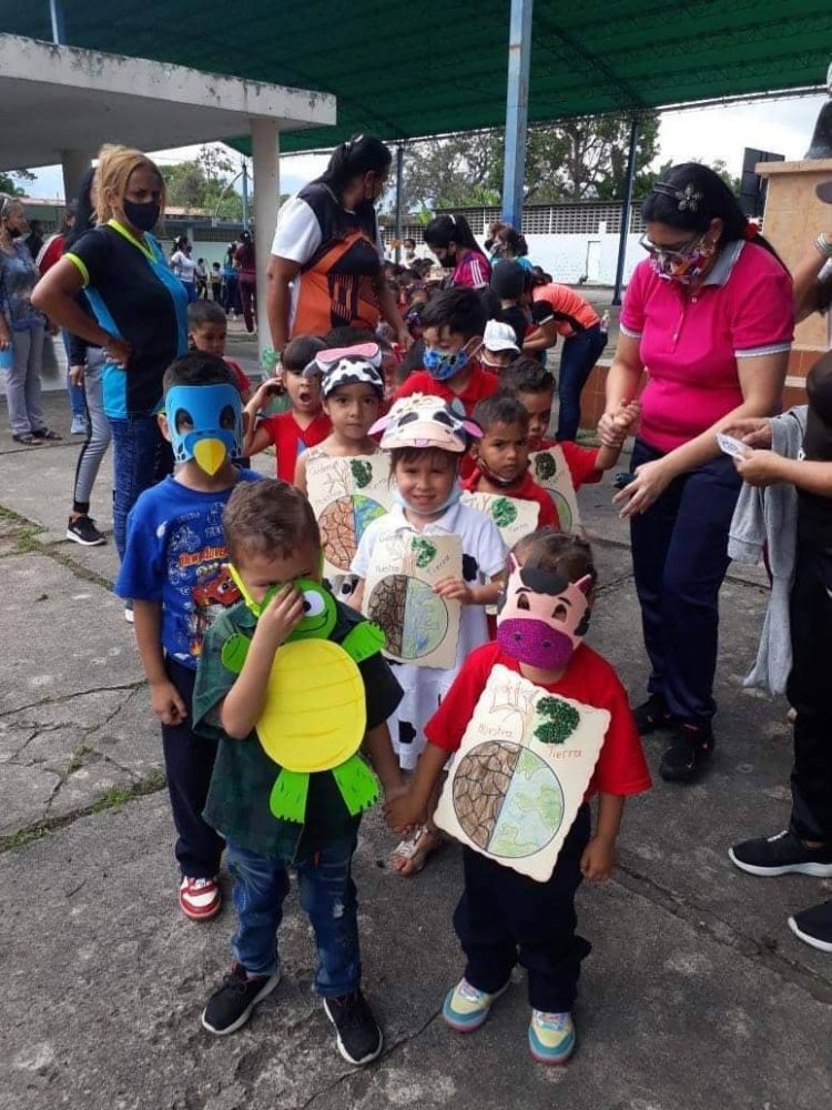 Escuela Julio Sánchez Vivas se une a una campaña de reciclaje