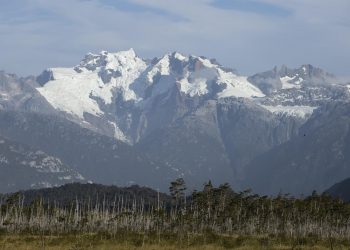 El Ártico y la Antártida registran menos hielo marino en marzo