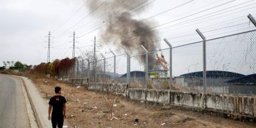 Vehículo abandonado explota frente a la cárcel de máxima seguridad de Ecuador