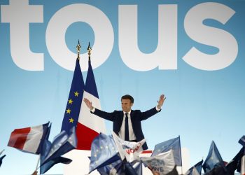 Macron saca casi 4,7 puntos a Le Pen con el 100 % del voto escrutado